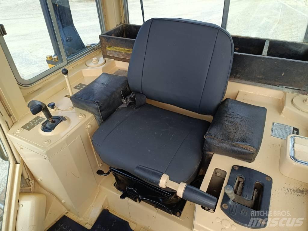 CAT D5H Верижни булдозери

