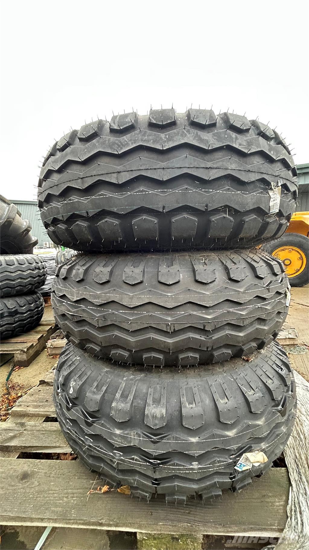  300/85R15.3 Колелета/Гуми