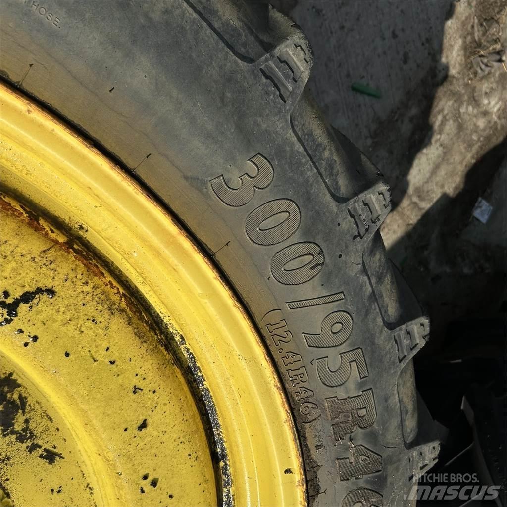 300/95R46 Колелета/Гуми