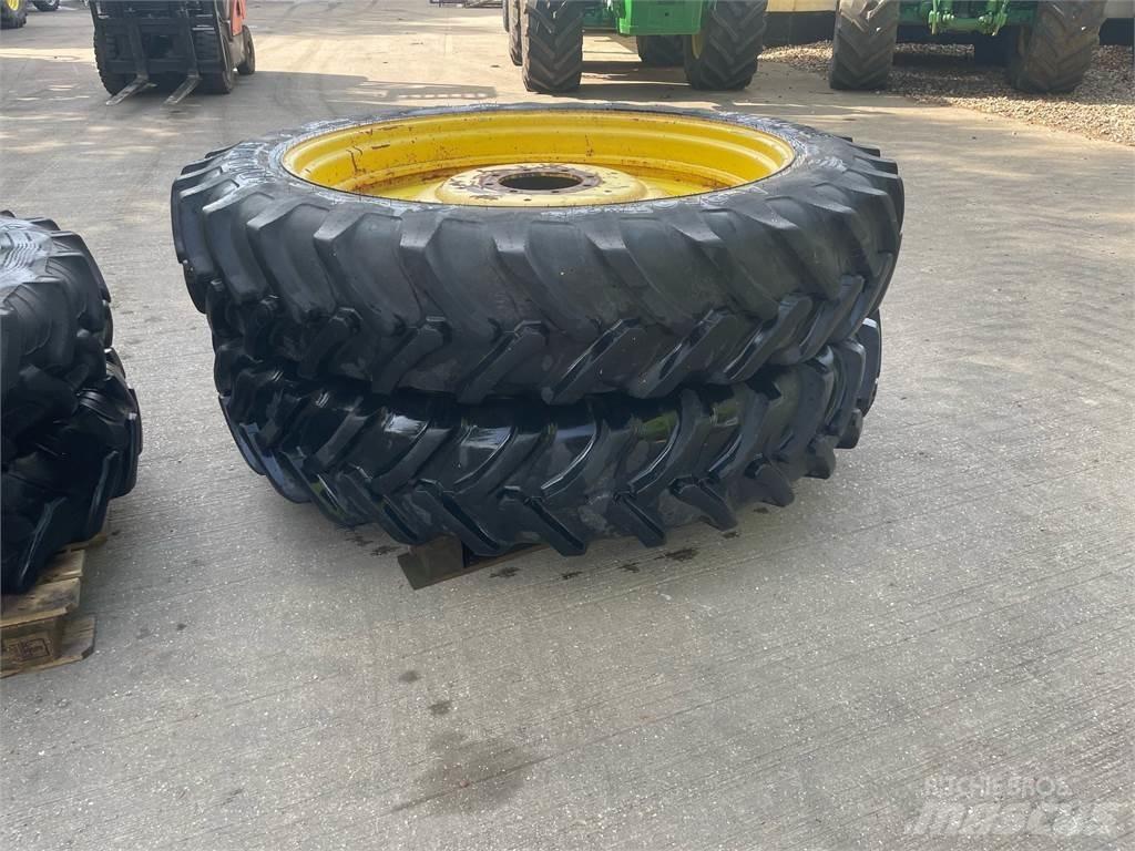  340/85R48 Колелета/Гуми
