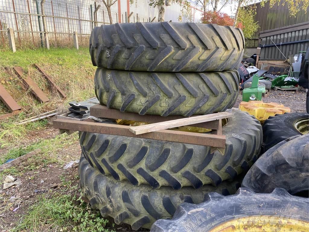  380/105R50 Колелета/Гуми