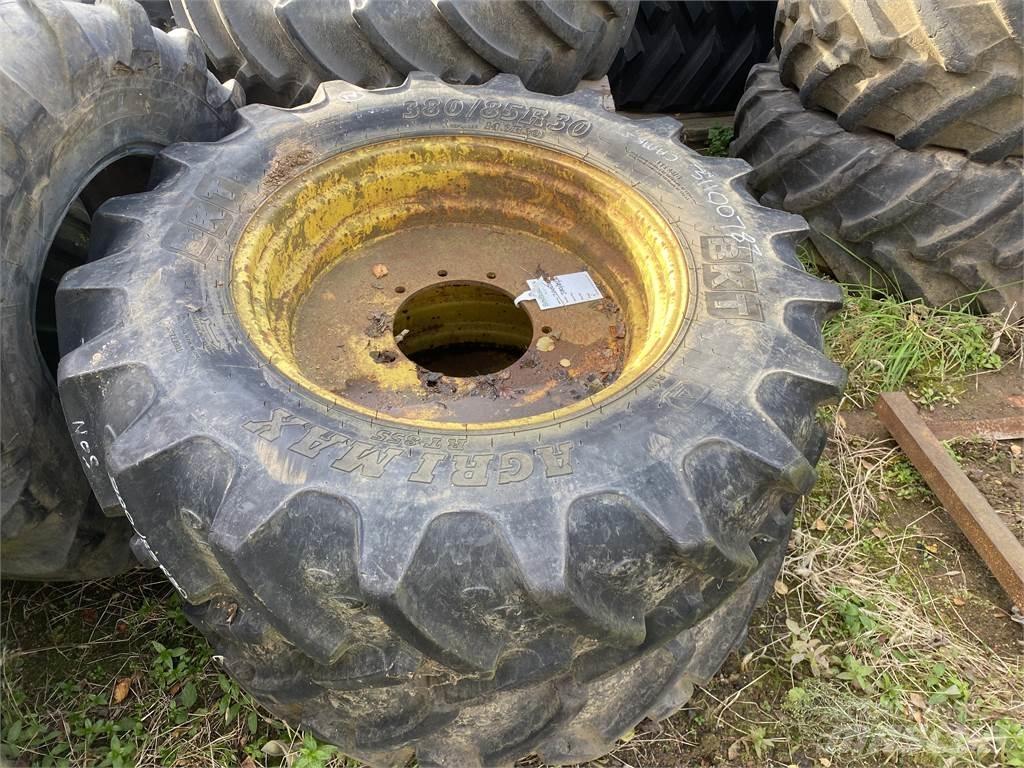  380/85R30 Колелета/Гуми