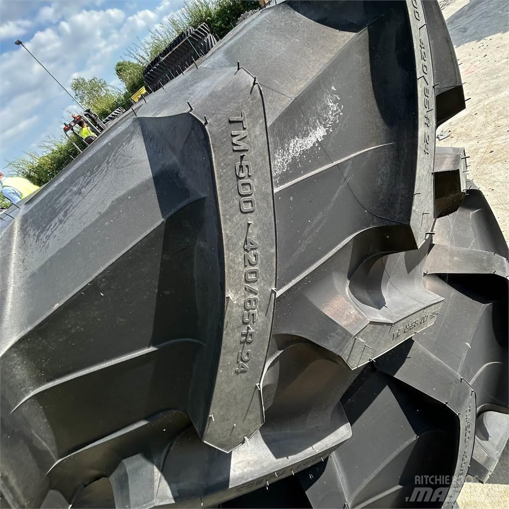 420/85R24 Колелета/Гуми