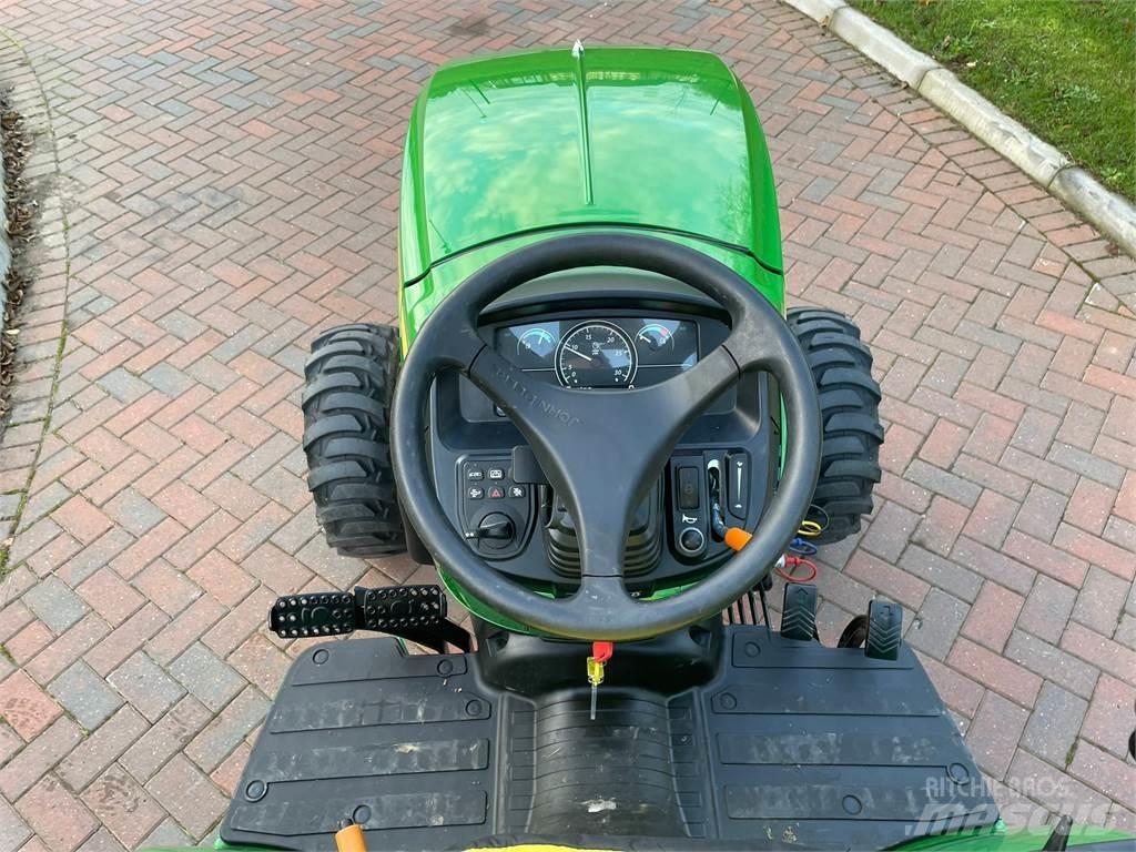 John Deere 2038R Компактни трактори