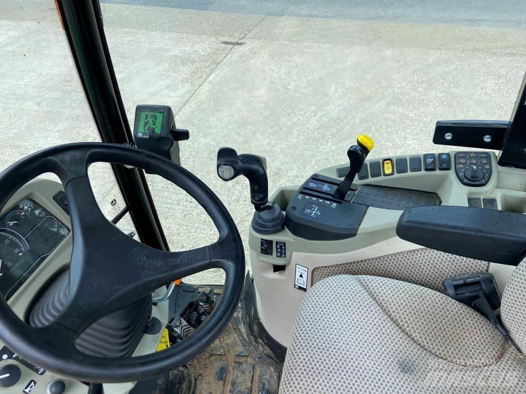 John Deere 3046R Компактни трактори