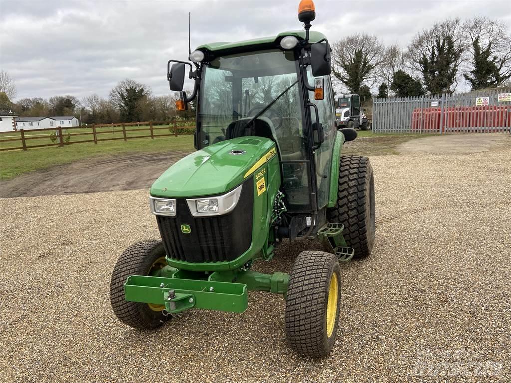 John Deere 4066R Компактни трактори