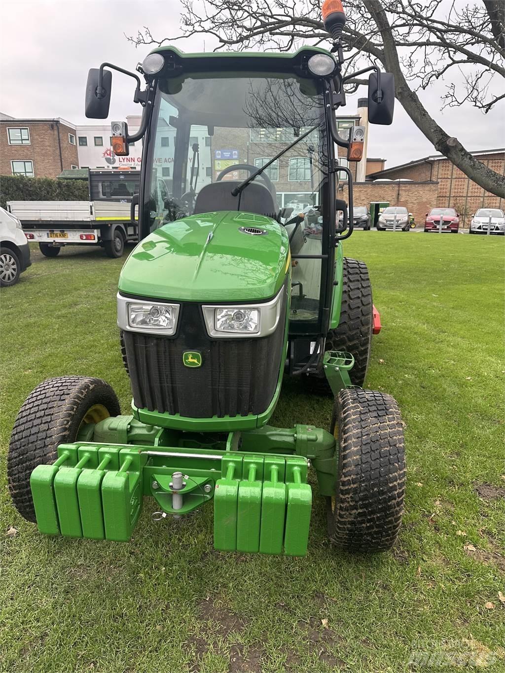 John Deere 4066R Компактни трактори