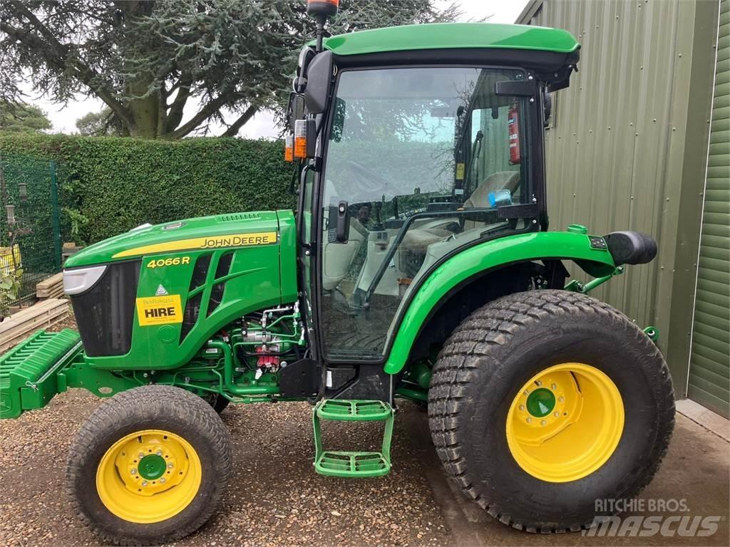 John Deere 4066R Компактни трактори