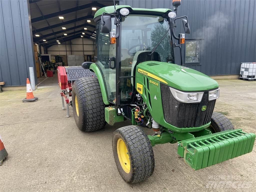John Deere 4066R Компактни трактори