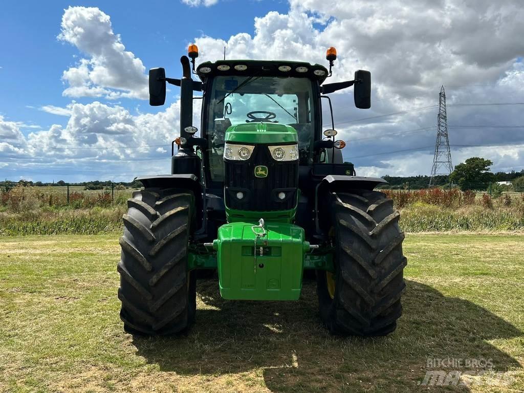 John Deere 6215R Трактори