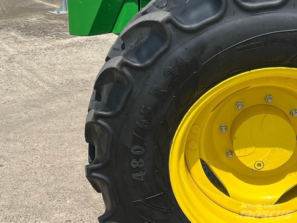 John Deere 6R120 Трактори