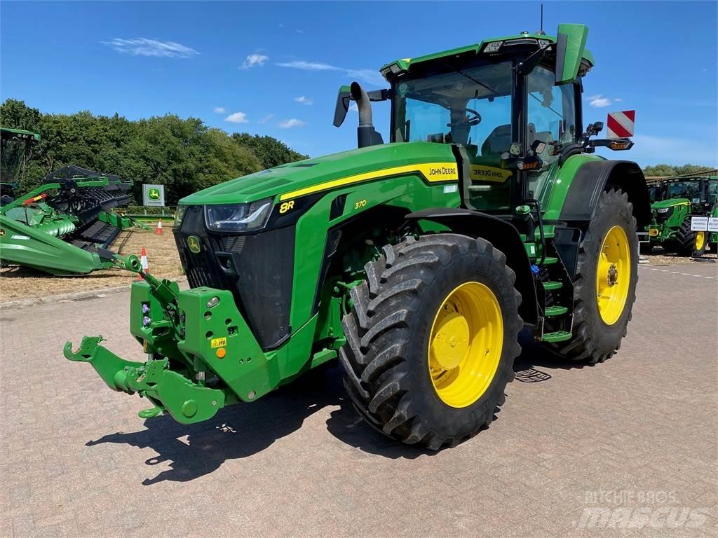 John Deere 8R370 Трактори