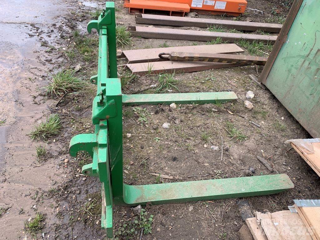 John Deere PALLET Друг прикачен инвентар и компоненти