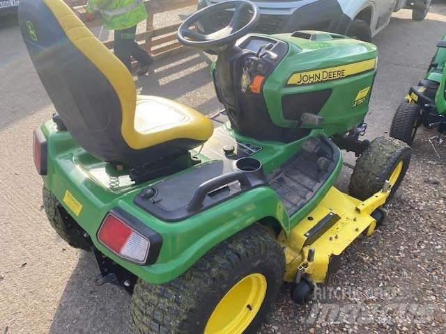 John Deere X750 Трактори