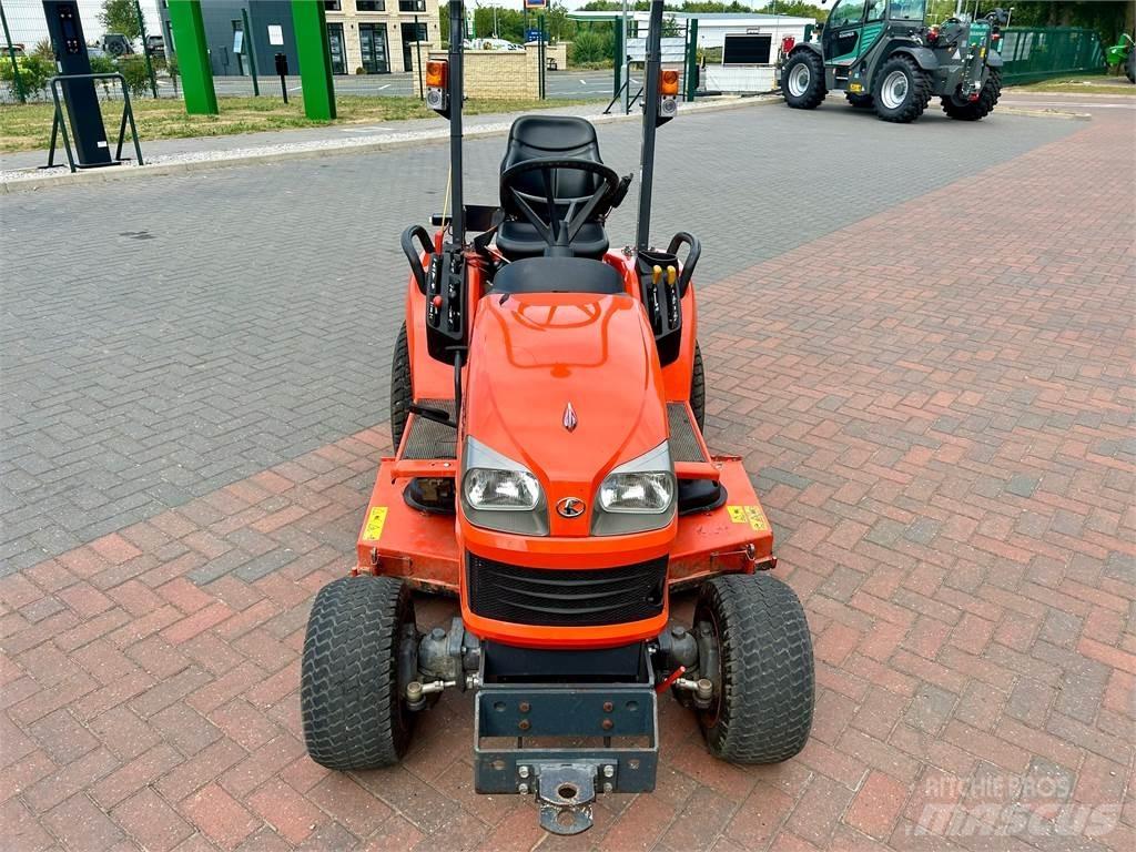 Kubota BX2350 Компактни трактори