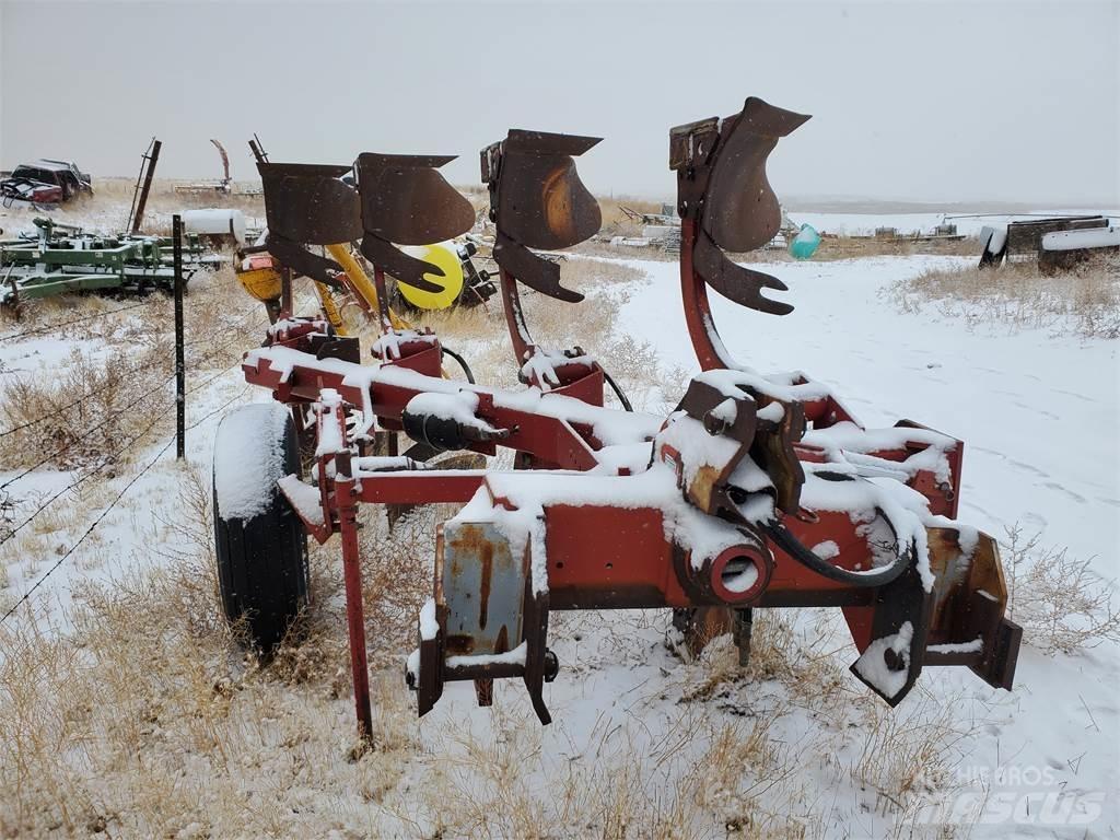 Case IH 145 Стандартни плугове