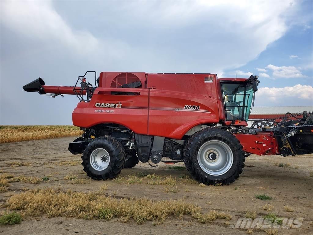 Case IH 8250 Комбайни