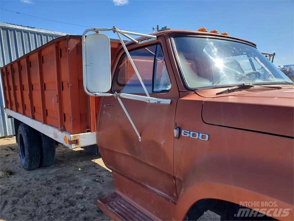 Dodge D600 Други