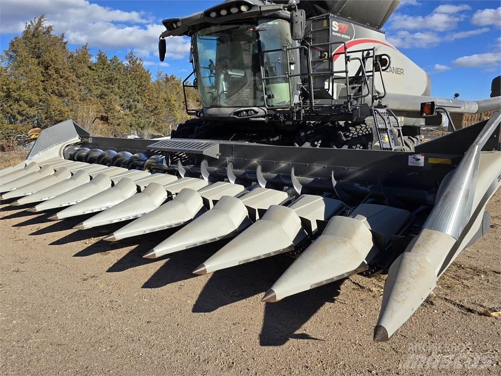 Gleaner 3000 Комбайни