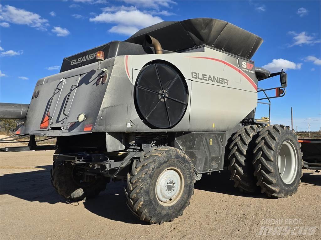 Gleaner S97 Комбайни
