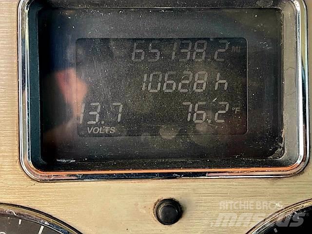 Mack GU713 Други