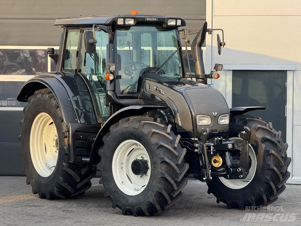 Valtra N 122 V Трактори