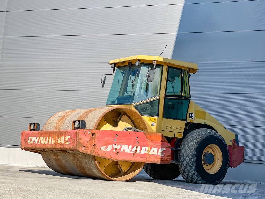 Dynapac CA302D Еднобарабанни ролки
