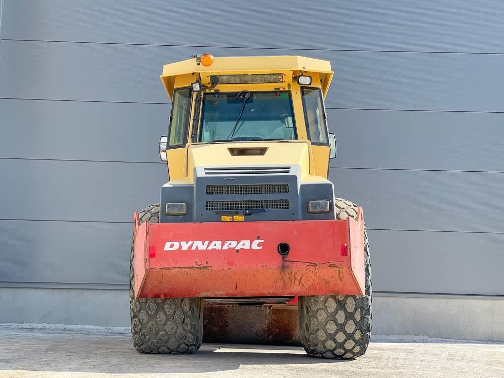 Dynapac CA302D Еднобарабанни ролки
