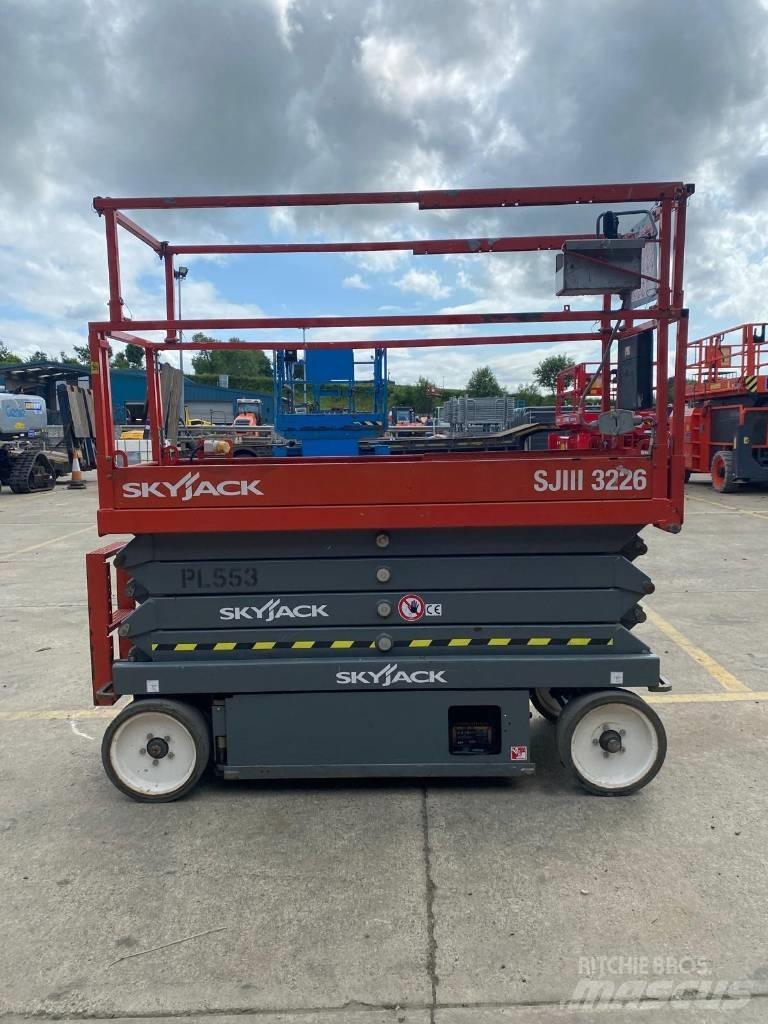 SkyJack SJ 3226 Ножични работни платформи