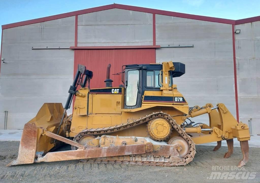 CAT D7R SERIE 2 Верижни булдозери
