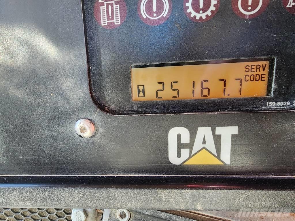 CAT D7R SERIE 2 Верижни булдозери
