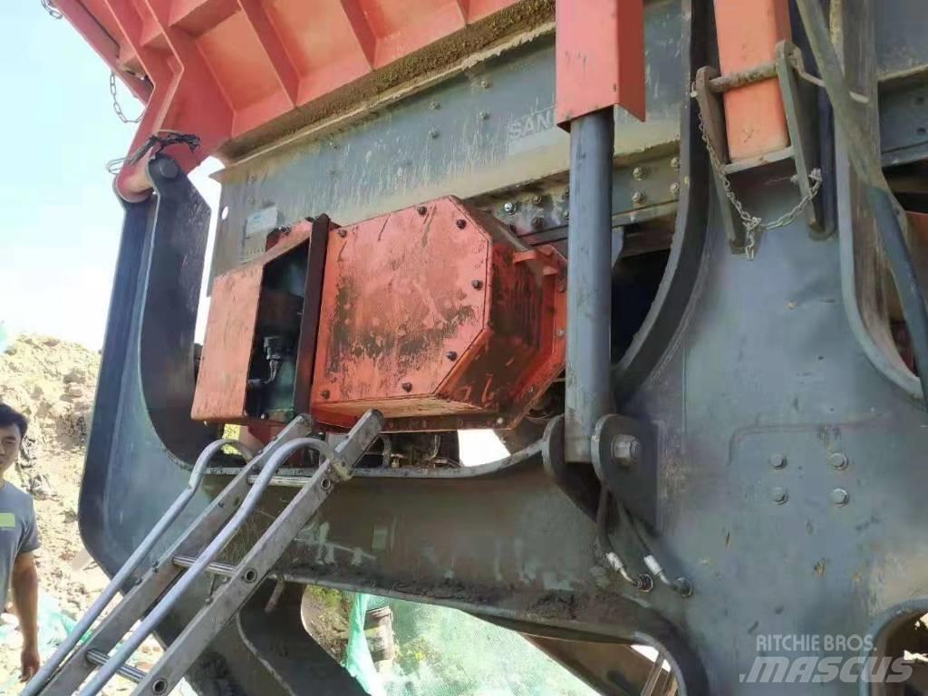 Sandvik QJ330 Мобилни трошачки
