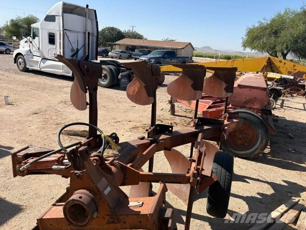 Case IH 140 plow Други аксесоари за трактори