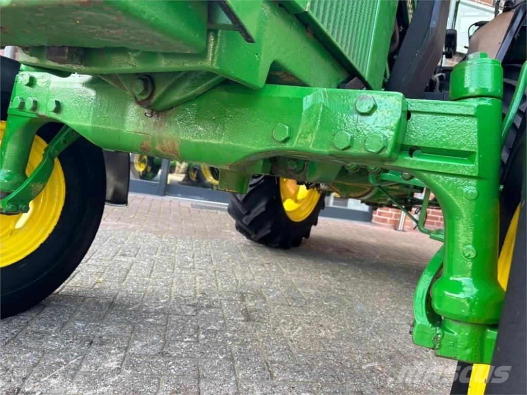 John Deere 1640 Трактори