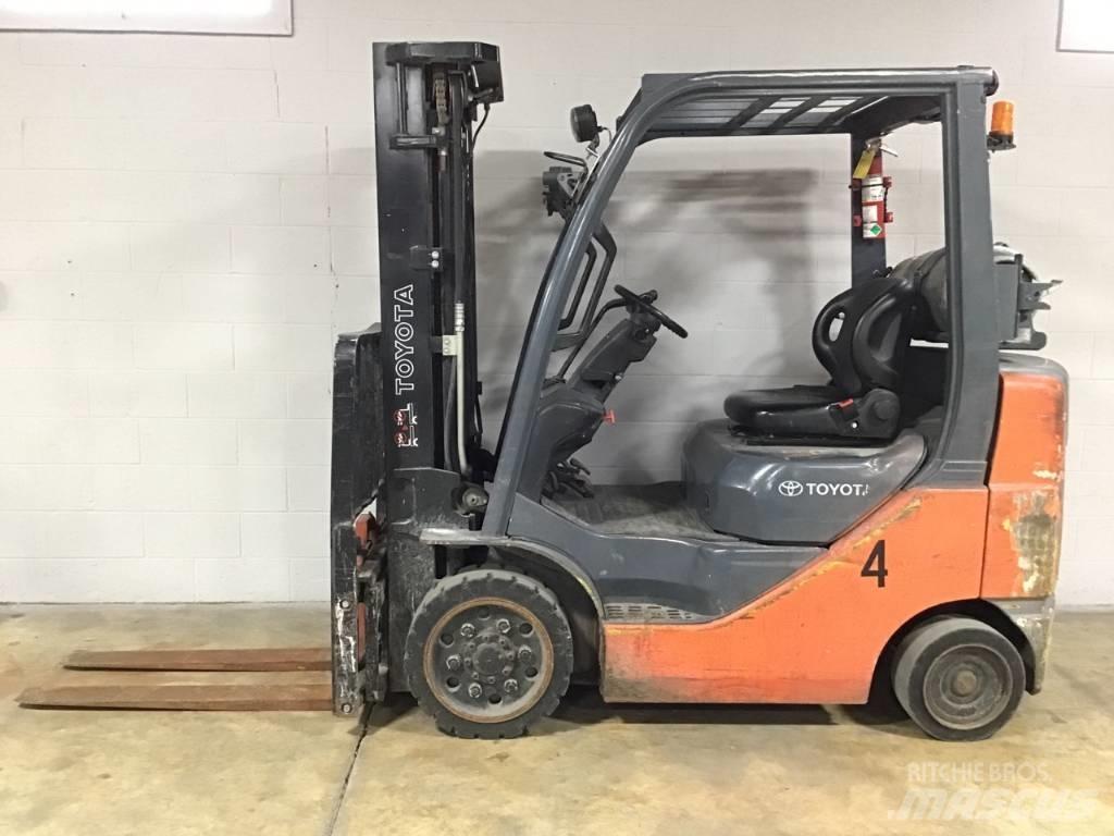 Toyota FGCU25 Вилични кари-повдигачи - други