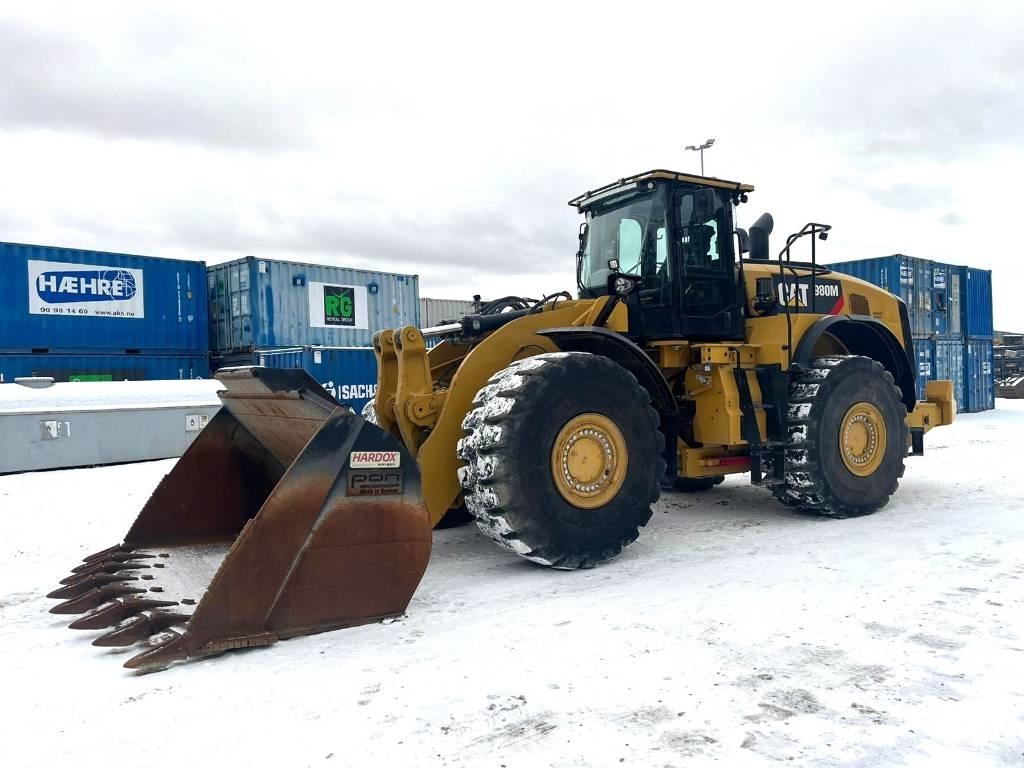 CAT 980M Колесни товарачи