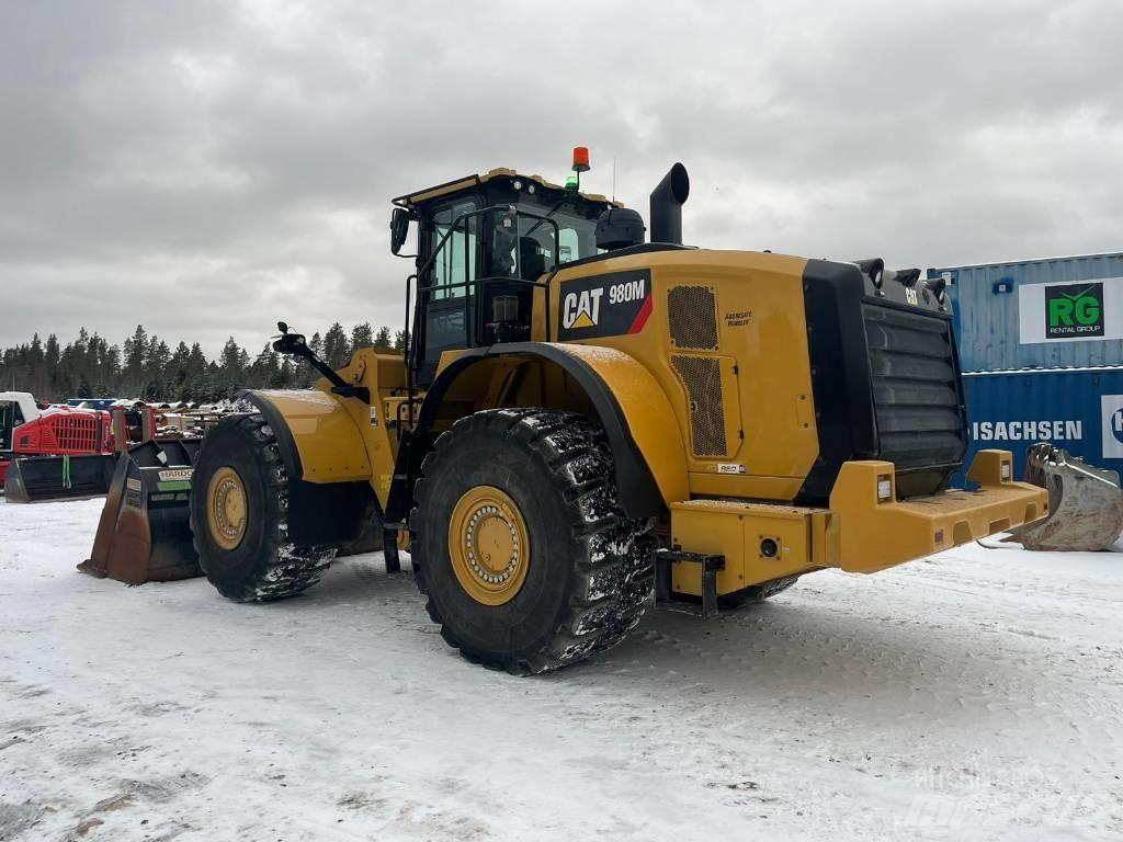 CAT 980M Колесни товарачи