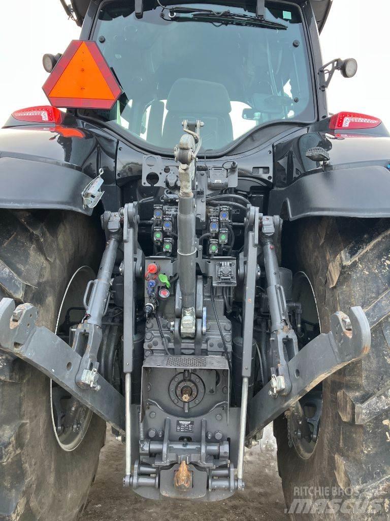 Valtra Q305 Трактори