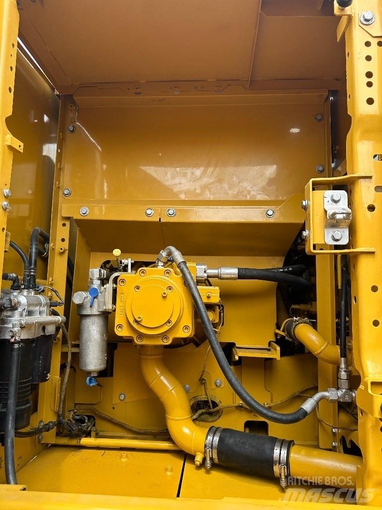 CAT CAT320 Средни екскаватори 7т - 12т