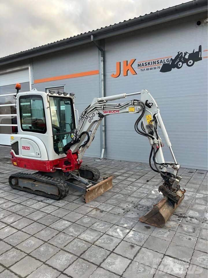 Takeuchi TB 225 Мини екскаватори < 7 т
