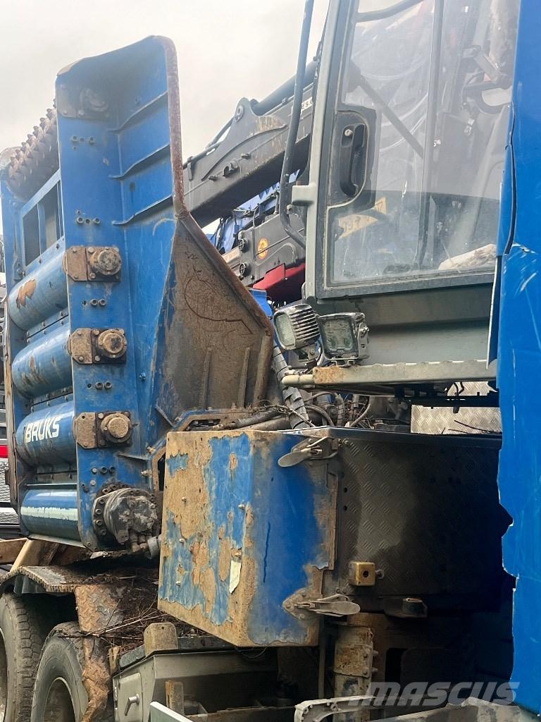 Volvo FH 750 Машини за цепене и рязане на дърва