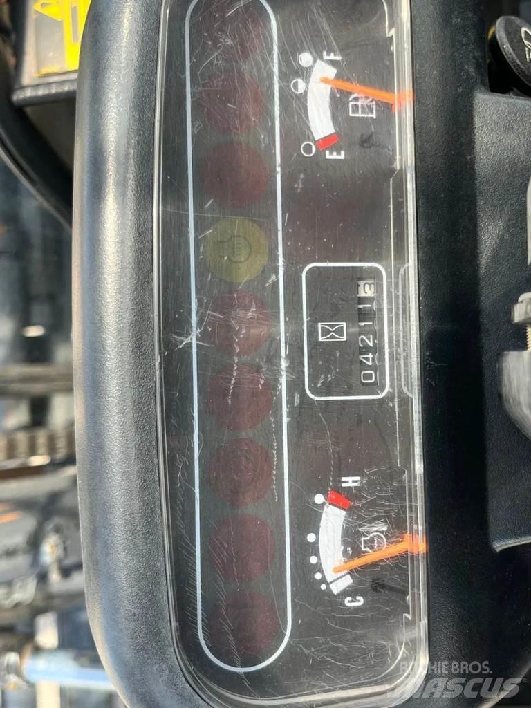 CAT DP70 Дизелови камиони