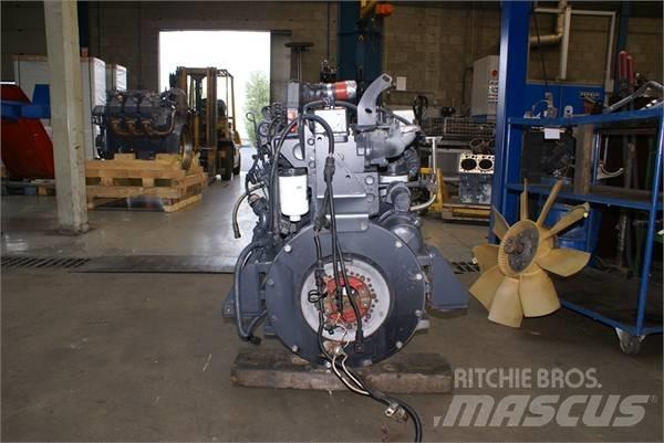 Komatsu S6D114 E1 Двигатели