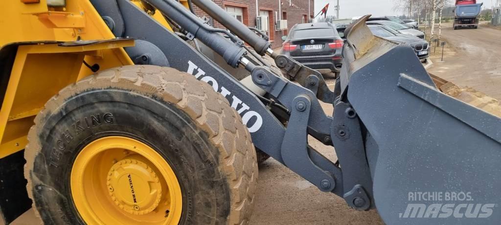 Volvo L 90 B Колесни товарачи