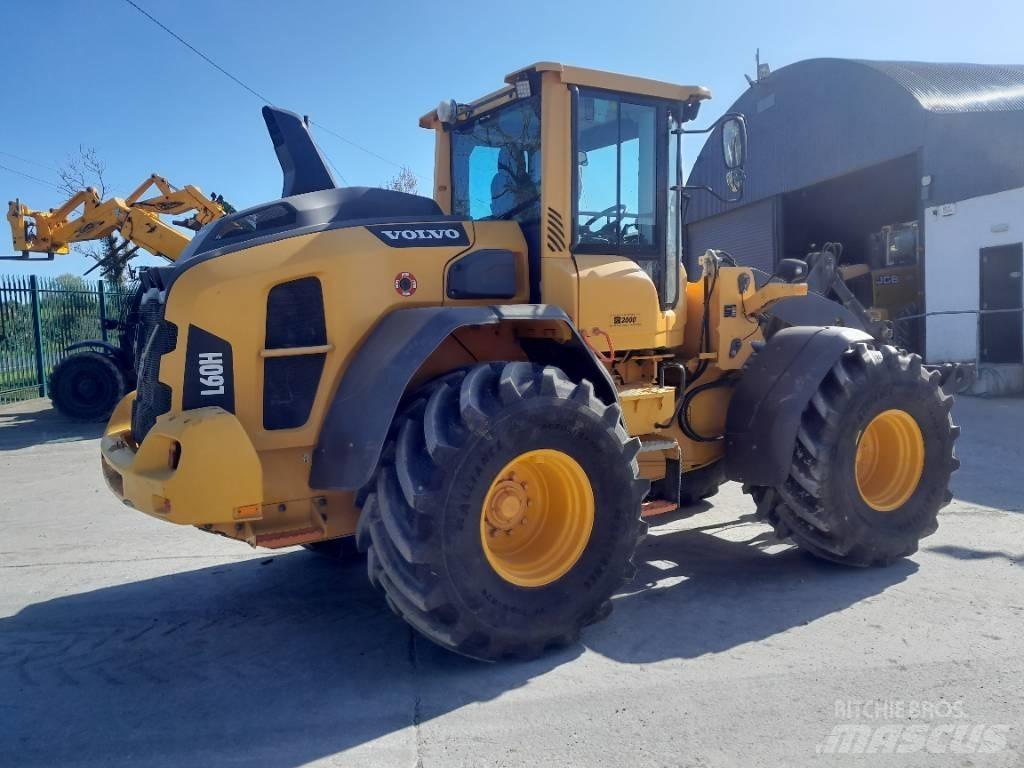 Volvo L 60 Колесни товарачи