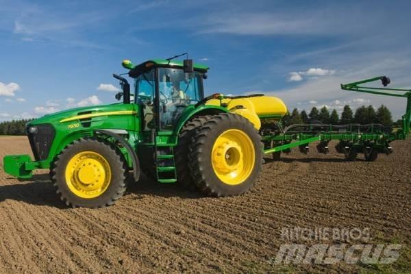 John Deere JD7930 Трактори