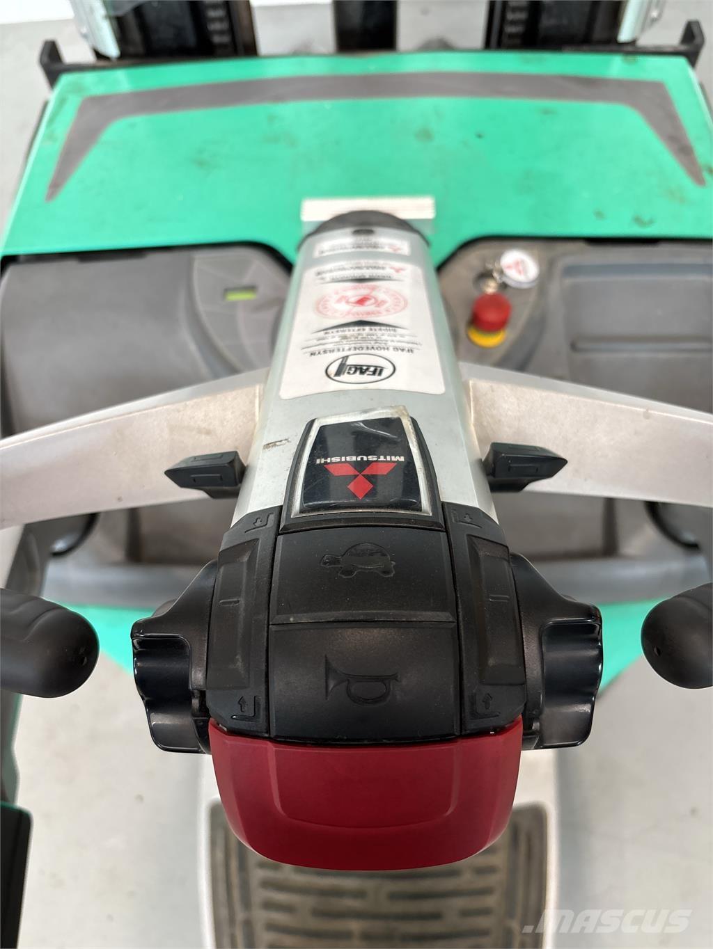 Mitsubishi SBV16N Самоходни товарачи