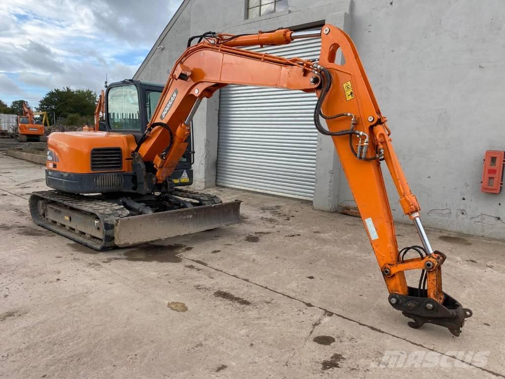 Doosan Develon DX85R Средни екскаватори 7т - 12т