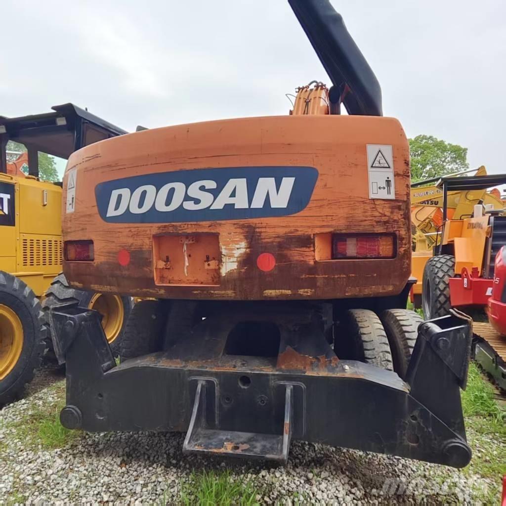 Doosan DH 210 W-7 Колесни екскаватори