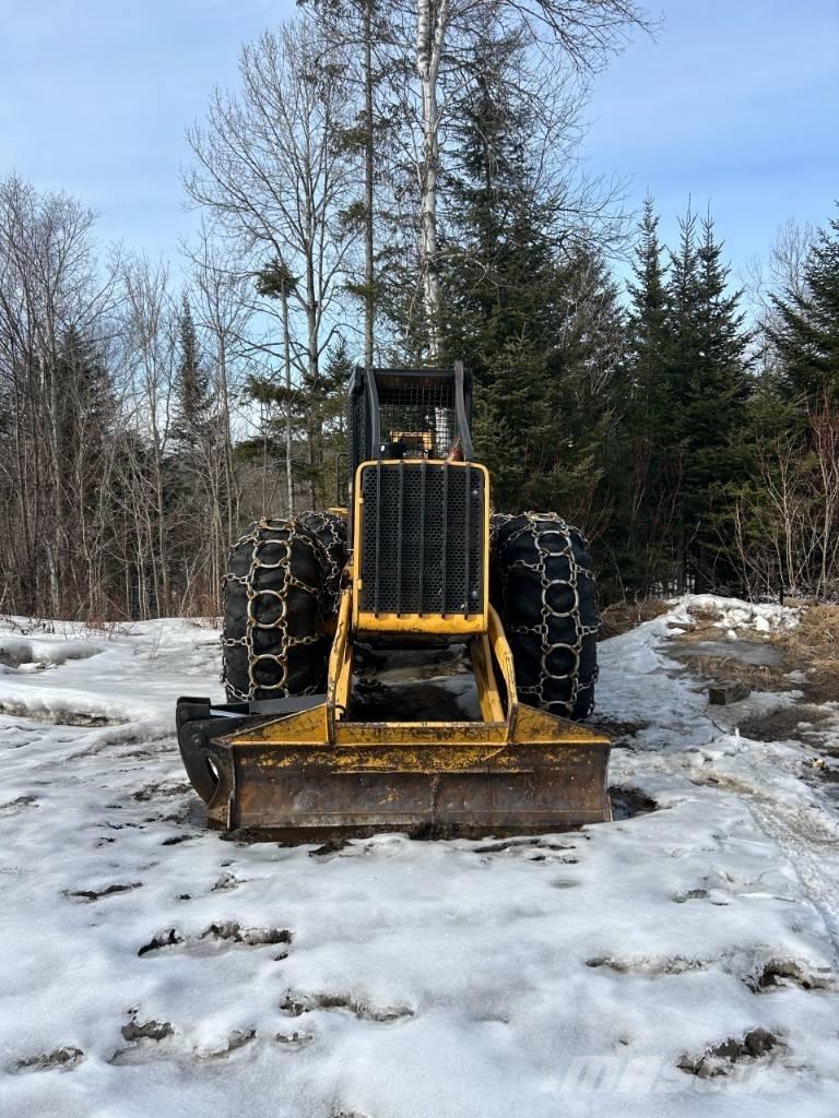 John Deere 640 D Скидери
